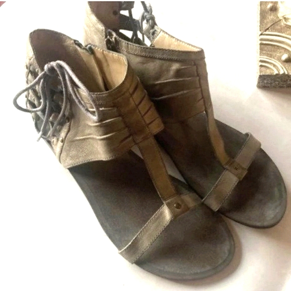 Nine West Leather Gladiator Flat Sandal - Picture 1 of 4
